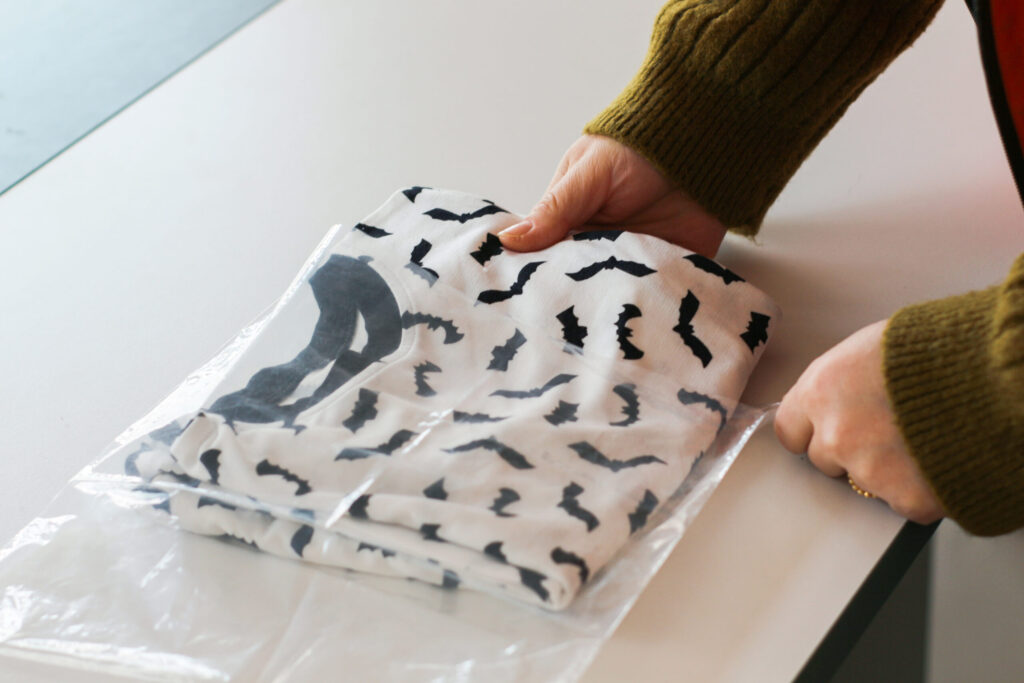 packing and send the sample by DHL.